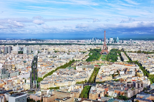 Panorama de Paris depuis la Tour Montparnasse. France(District La Défense)