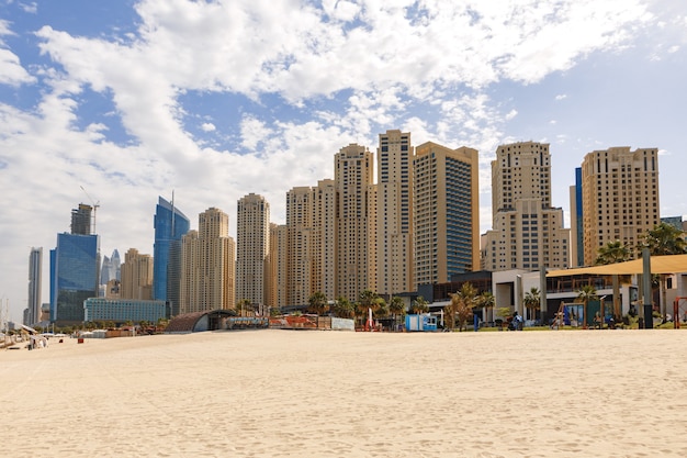 Panorama de la plage de la résidence jumeirah beach dubai