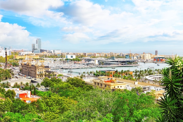 Panorama sur le port de Barcelone depuis le château de MontjuÃc.Catalogne.Espagne .