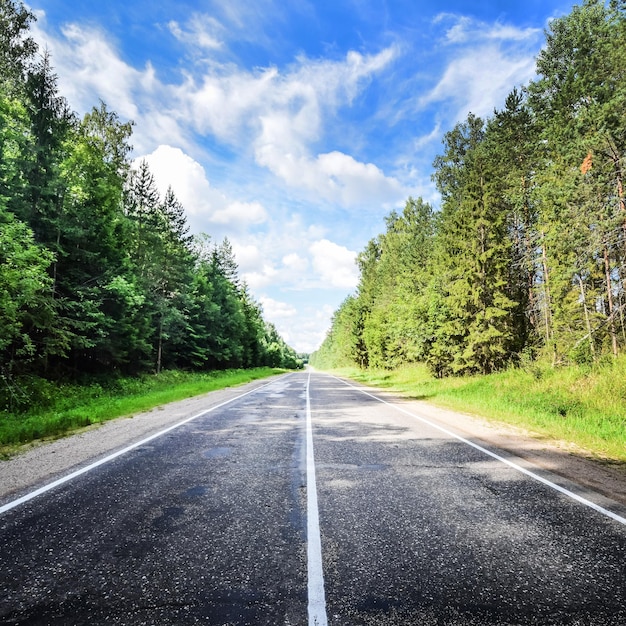 Panorama de la route d'été