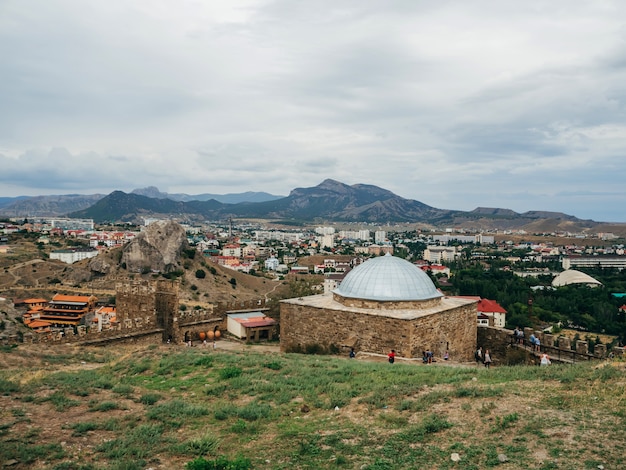 panorama de Sudak dans la Crimée sur la mer Noire