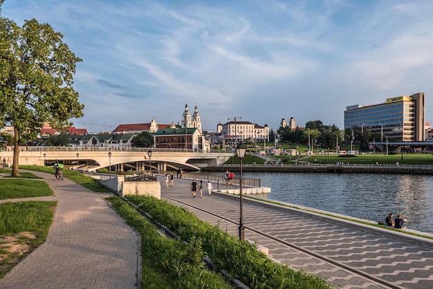 Panorama de Trinity Hill avec la rivière Svislach