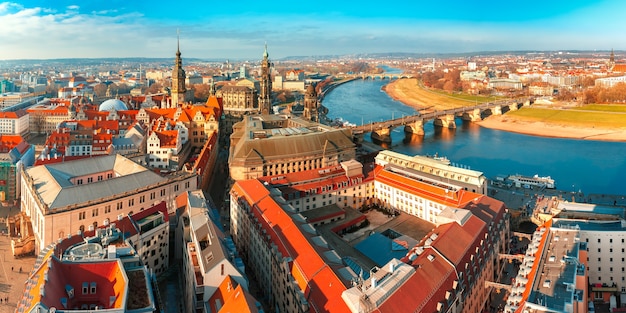 Panorama de la vieille ville et de l'Elbe, Dresde, Allemagne