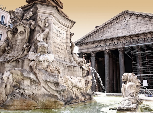 Panthéon avec fontaine à Rome