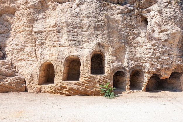 Panthéon wisigoth historique creusé dans les rochers de Montefrio, Grenade