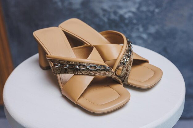 Pantoufles beiges Mocassins en cuir pour femmes Style décontracté pour femmes Chaussures de mode