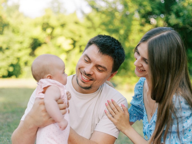 papa maman et bébé