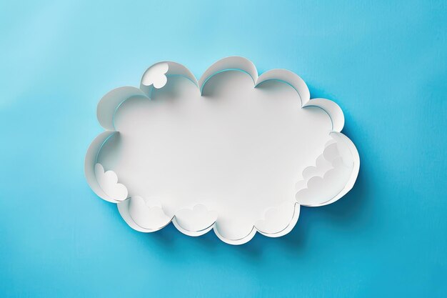 Un papier créatif découpé dans des nuages sur un fond bleu vif