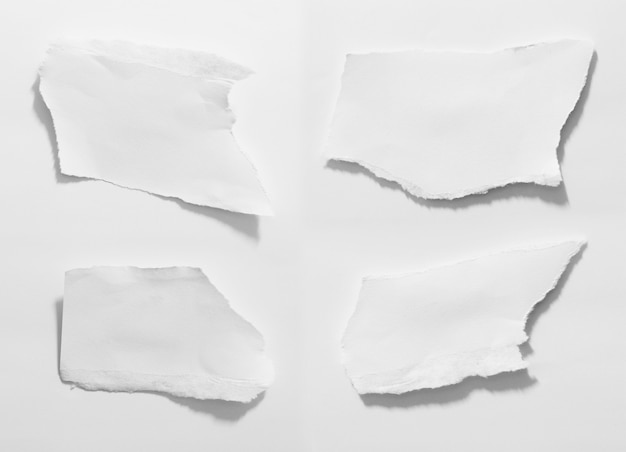 papier déchiré sur fond blanc