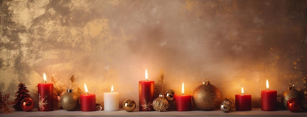 Papier peint de Noël avec un fond décoré de couleurs vives et des bougies sur un fond lumineux