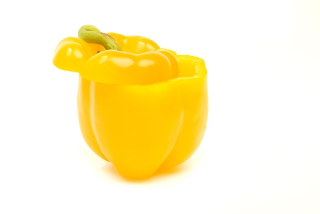 Paprika jaune avec l'isolat supérieur coupé