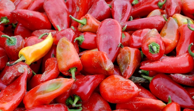 paprika à vendre dans un marché agricole