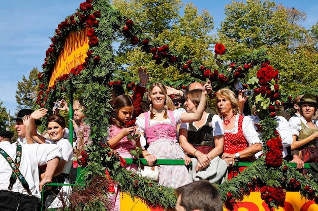 Parade d'ouverture traditionnelle fête de la bière Oktoberfest Munich Bavière Allemagne