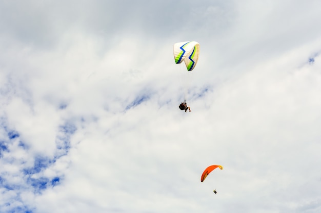 Photo paraplan voler haut