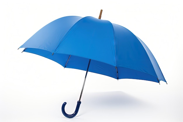 Parapluie bleue sur fond blanc