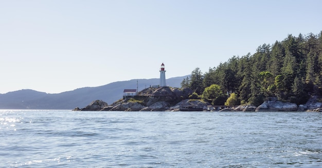 Parc du phare pendant une saison printanière ensoleillée et animée