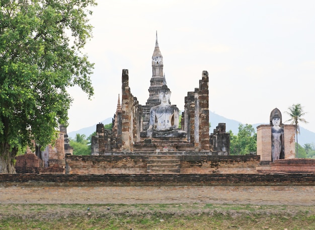 Parc historique de Sukhothai, la vieille ville de Thaïlande il y a 800 ans