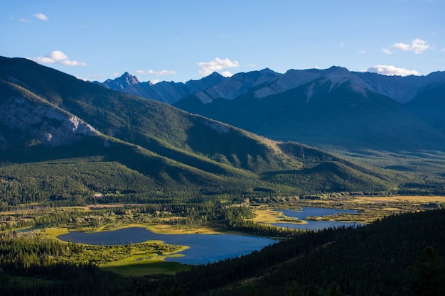 Parc national Banff avec lacs en Alberta, Canada