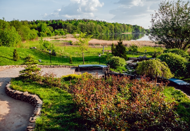 Parc plein de végétation