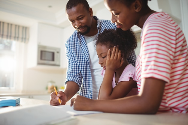 Parents, aider, fille, devoirs