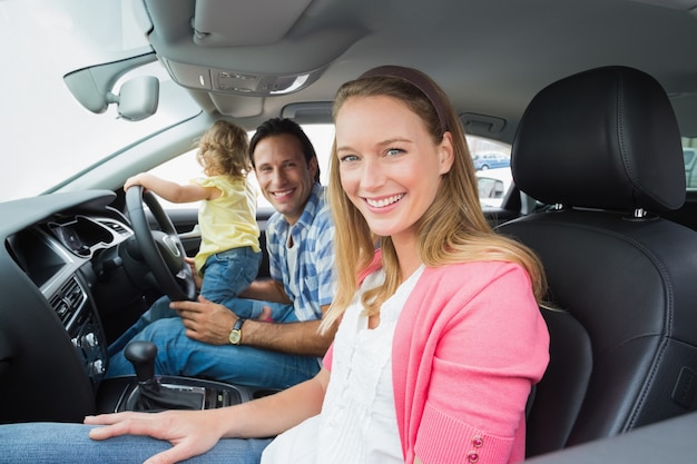 Parents et bébé sur un lecteur