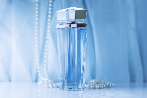 Parfum bleu féminin