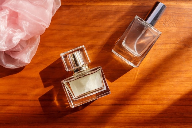 Parfum sur fond de bois