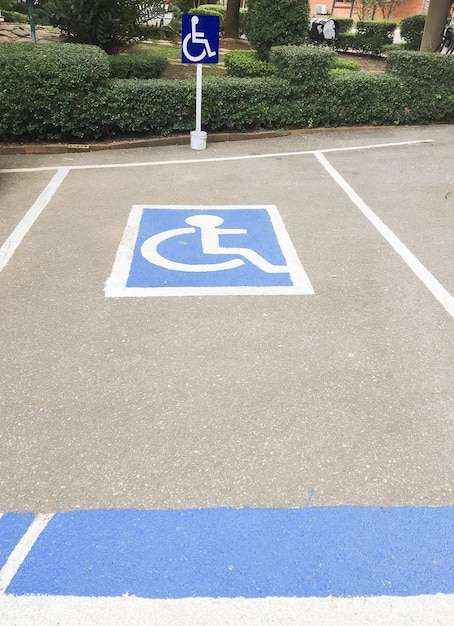 Parking pour les personnes handicapées