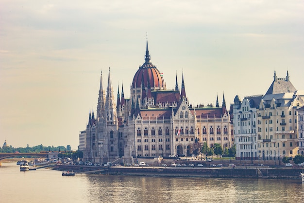 Parlement hongrois dans la nuit, Budapest