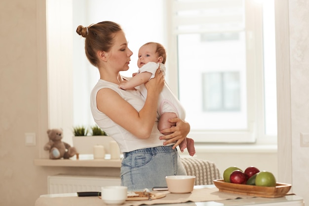 Parler à bébé