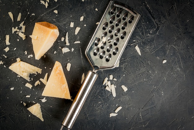 Parmesan râpé et morceaux