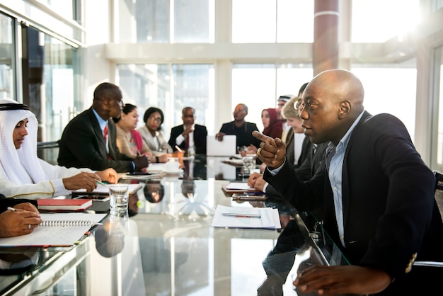 Photo partenariat de la conférence internationale diversity people talk