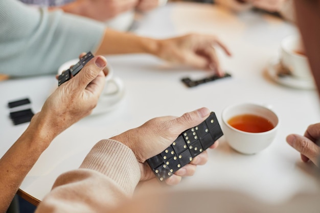 Participer à un tournoi de dominos