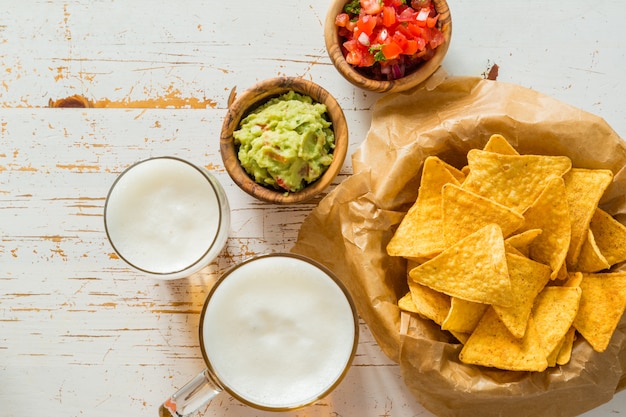 Photo party food - nachos avec et guacamole