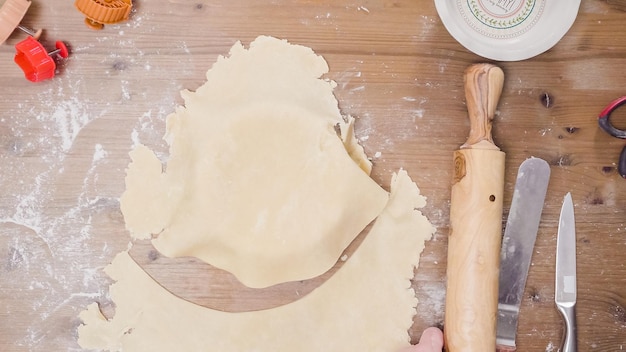 Pas à pas. Faire une croûte à tarte à partir de zéro pour cuire une tarte à la citrouille.