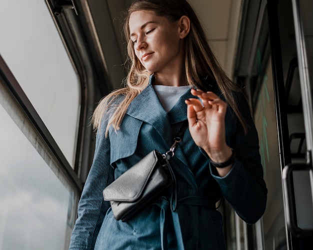 Passager dans le train vue basse