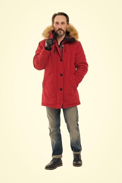 Passe-temps masculin Exploration des régions polaires Destinations d'hiver Pêche d'hiver Explorateur polaire Vêtements d'hiver pour hommes Tenue d'hiver Tenue confortable Homme mûr veste chaude fond blanc