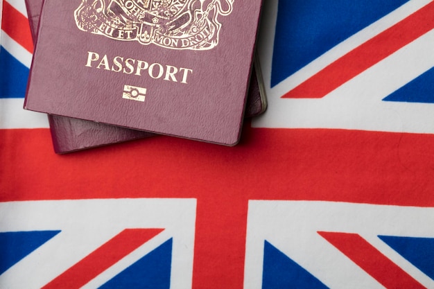 Passeport du Royaume-Uni avec drapeau Union Jack Grande-Bretagne