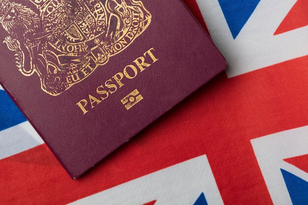 Passeport du Royaume-Uni avec drapeau Union Jack Grande-Bretagne