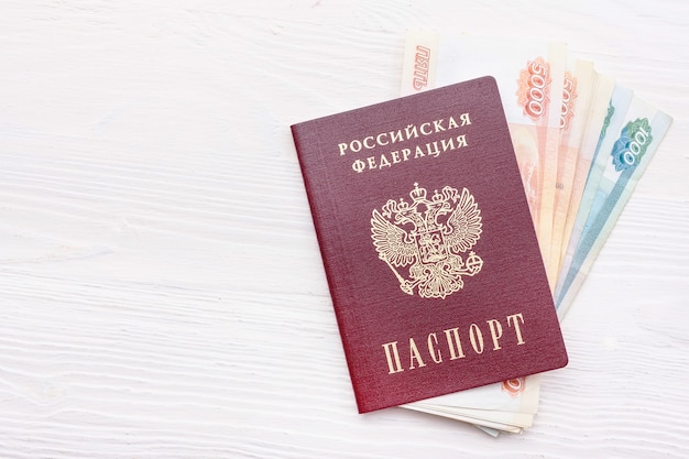 Passeport russe avec de l&#39;argent