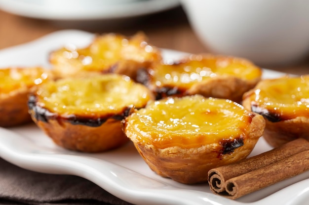 (Pastel de nata ou Pastel de belem). Dessert traditionnel portugais.