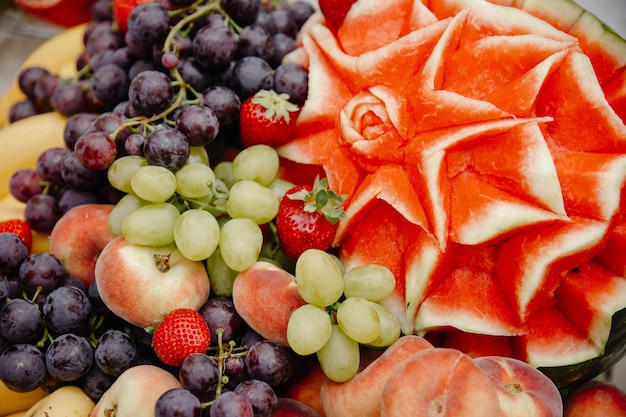 Pastèque comme décoration de beaux fruits