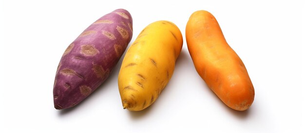 Photo patate douce cuite au four isolée sur fond blanc