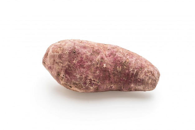 patate douce fraîche isolée