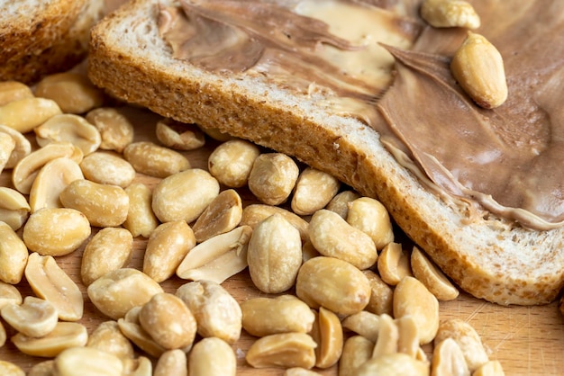 Photo pâte d'arachide avec pâte de chocolat sur pain blanc