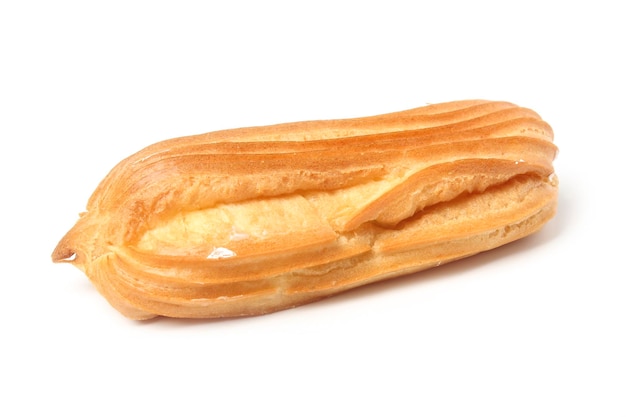 Pâte à choux isolé sur fond blanc