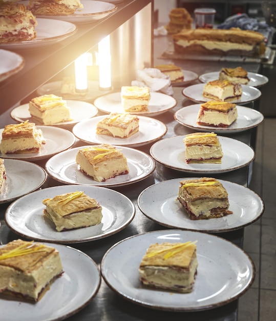 Pâte feuilletée fourrée à la crème vanille