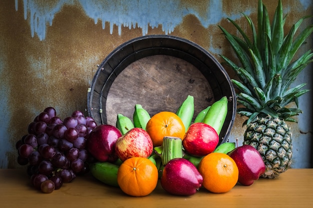 pâte de fruits disposée sur une table