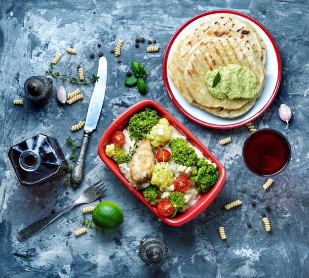 Pâtes au poulet et légumes