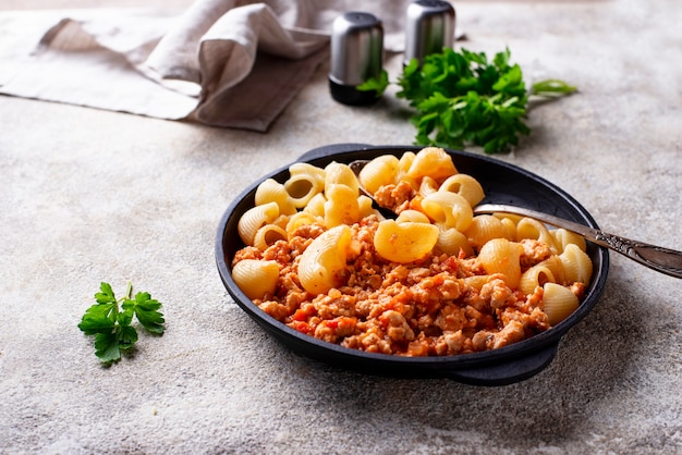 Pâtes à la bolognaise avec sauce à la viande